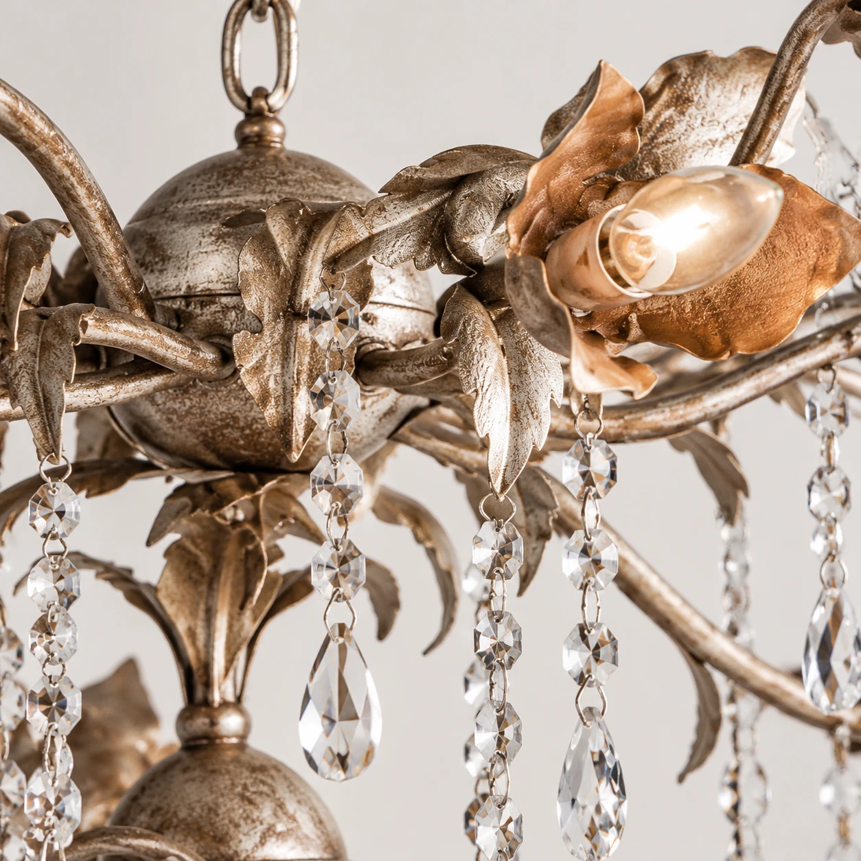 Painted iron branches and clear crystal drops detail