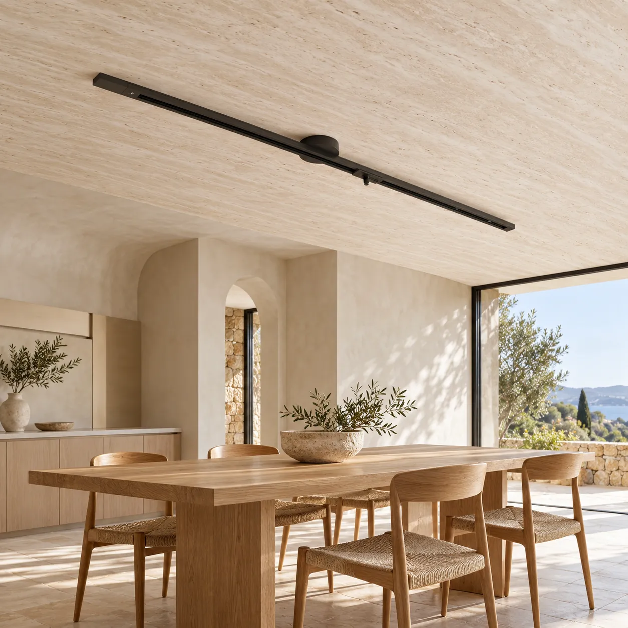 Binario nero completo installato sopra un tavolo da pranzo