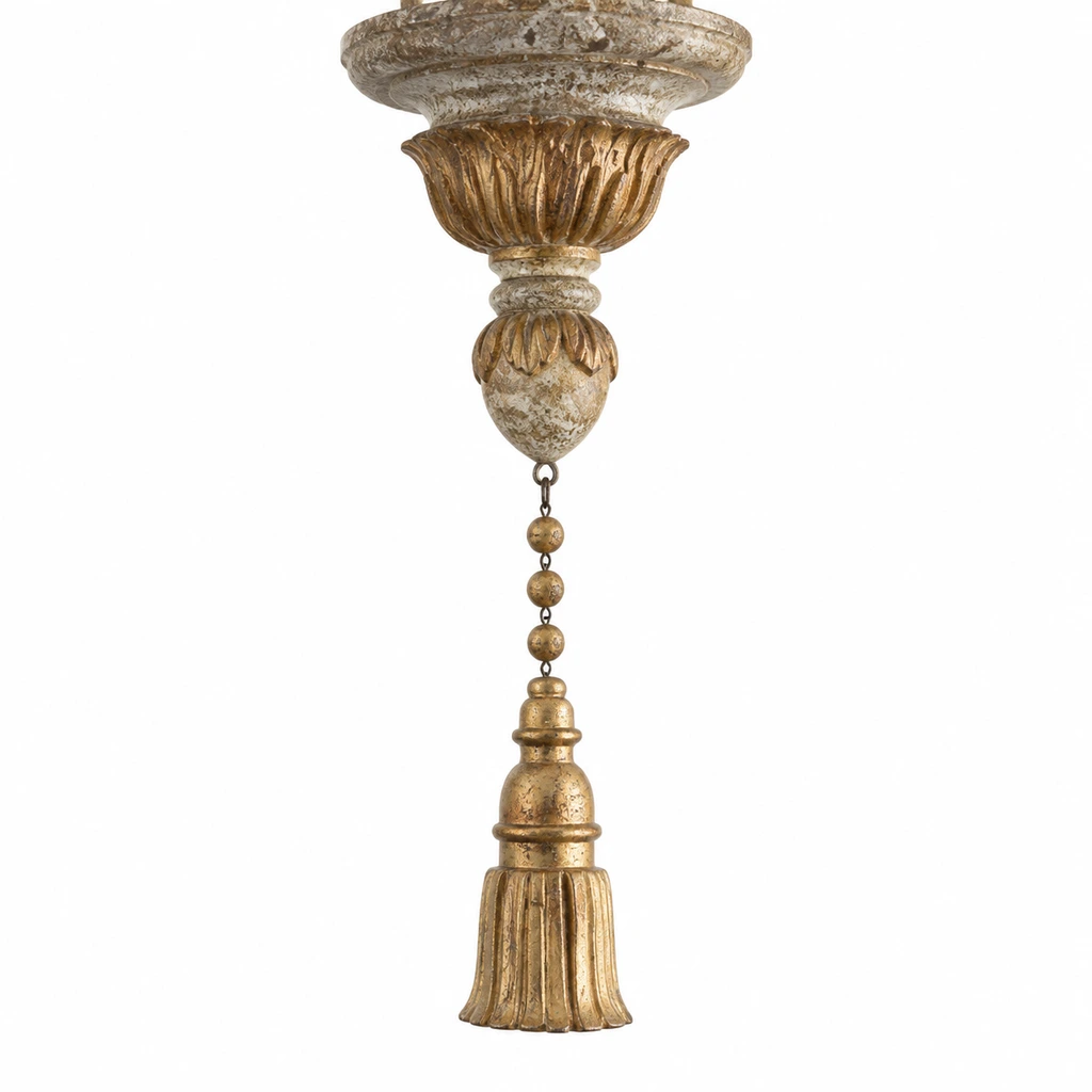 Close view of the lower pendant ornament