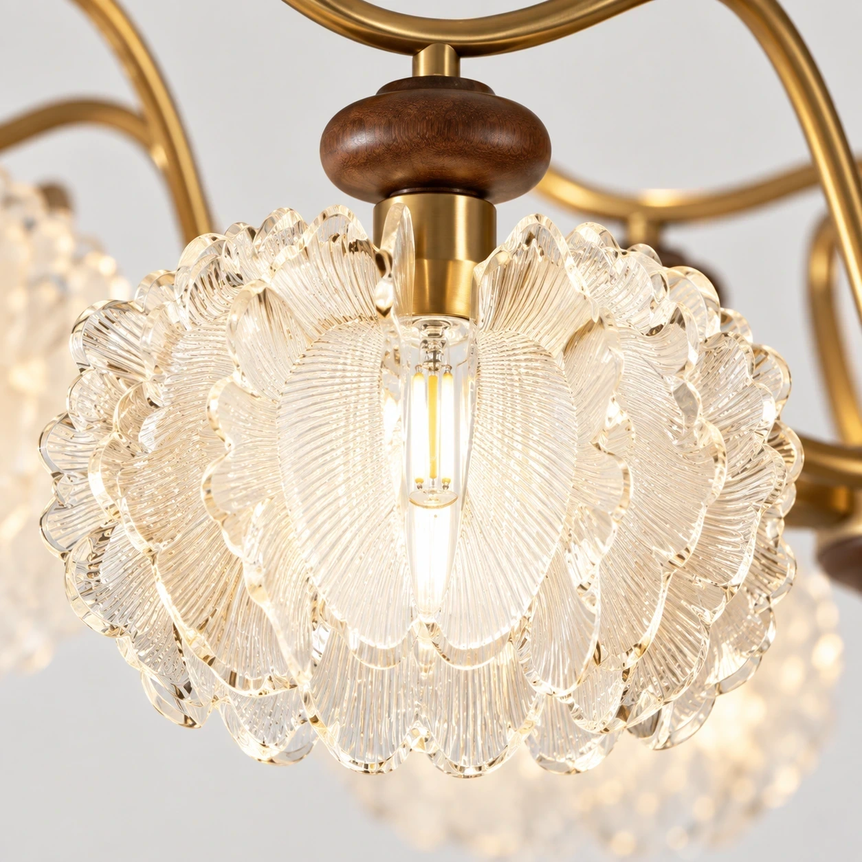Close view of Wushlp Vintage Petal Acrylic Branch Chandelier petal acrylic shade
