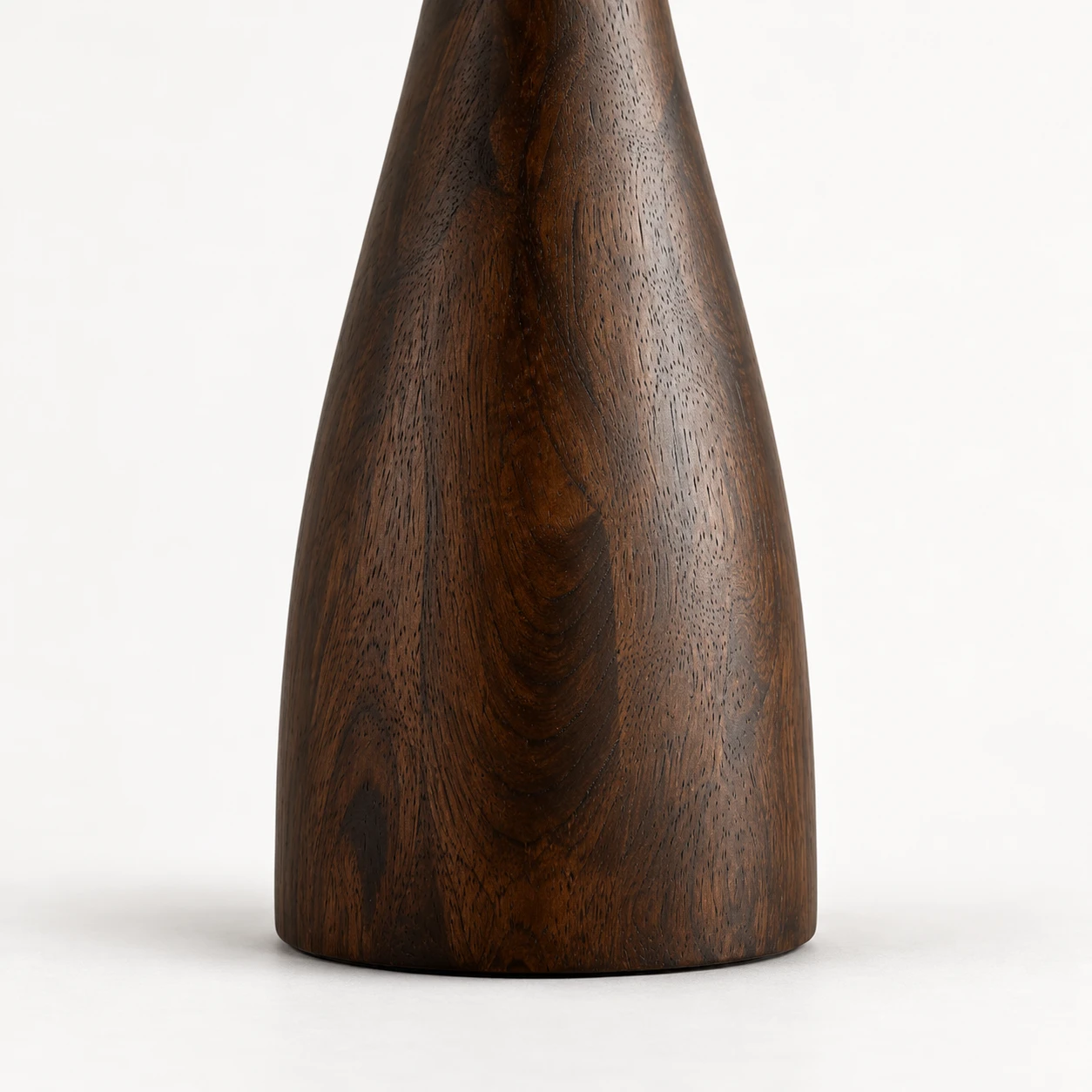 Solid wood floor base of the lamp