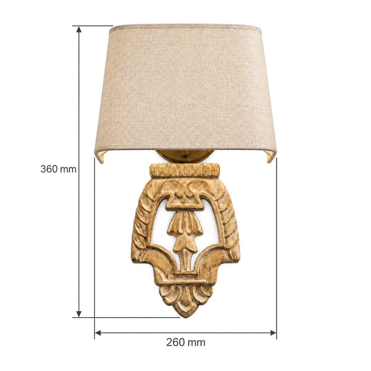 Dimensions de la face avant du bouclier en bois sculpté : 260 mm (largeur) x 360 mm (hauteur)