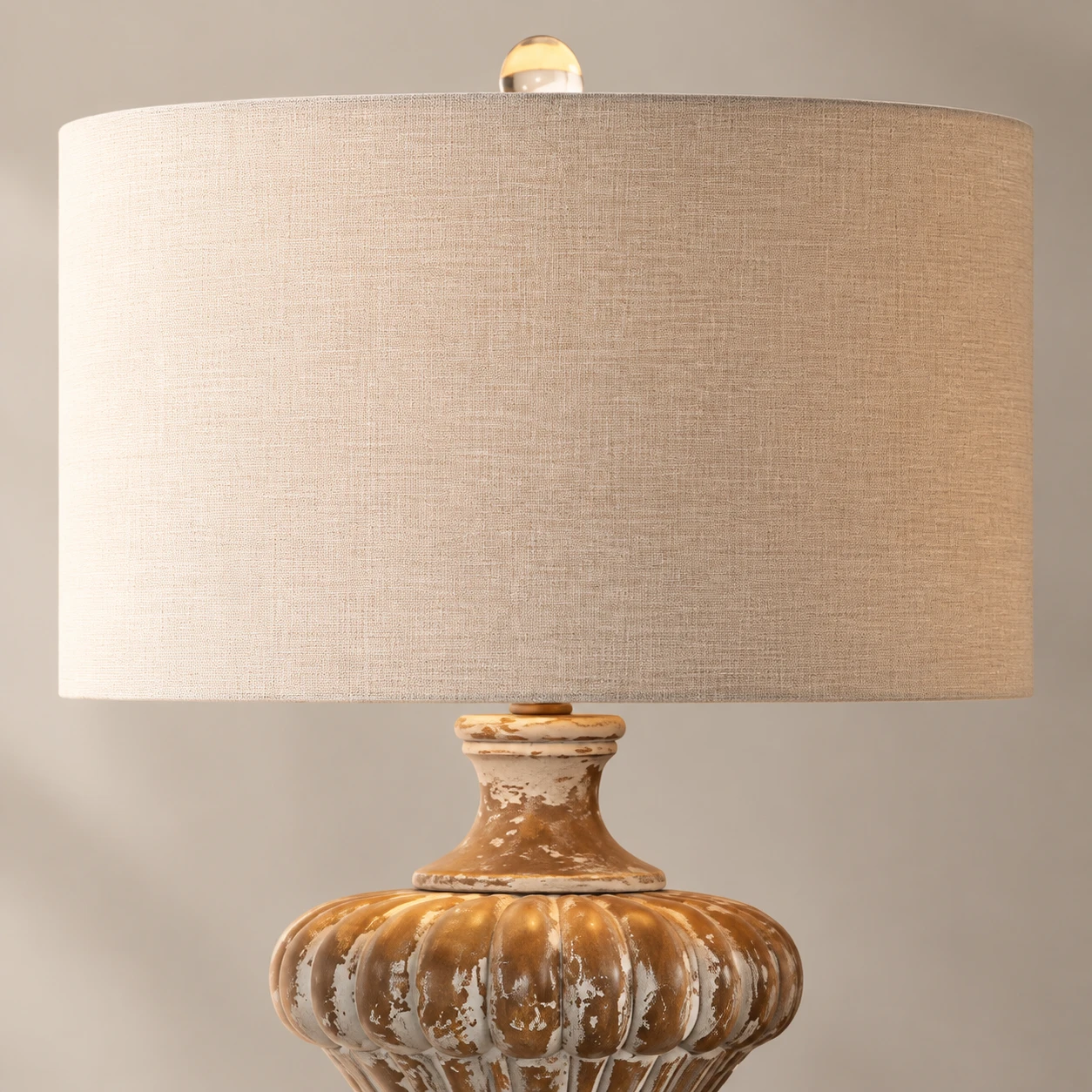 Light drum shade detail of the Aurelia table lamp