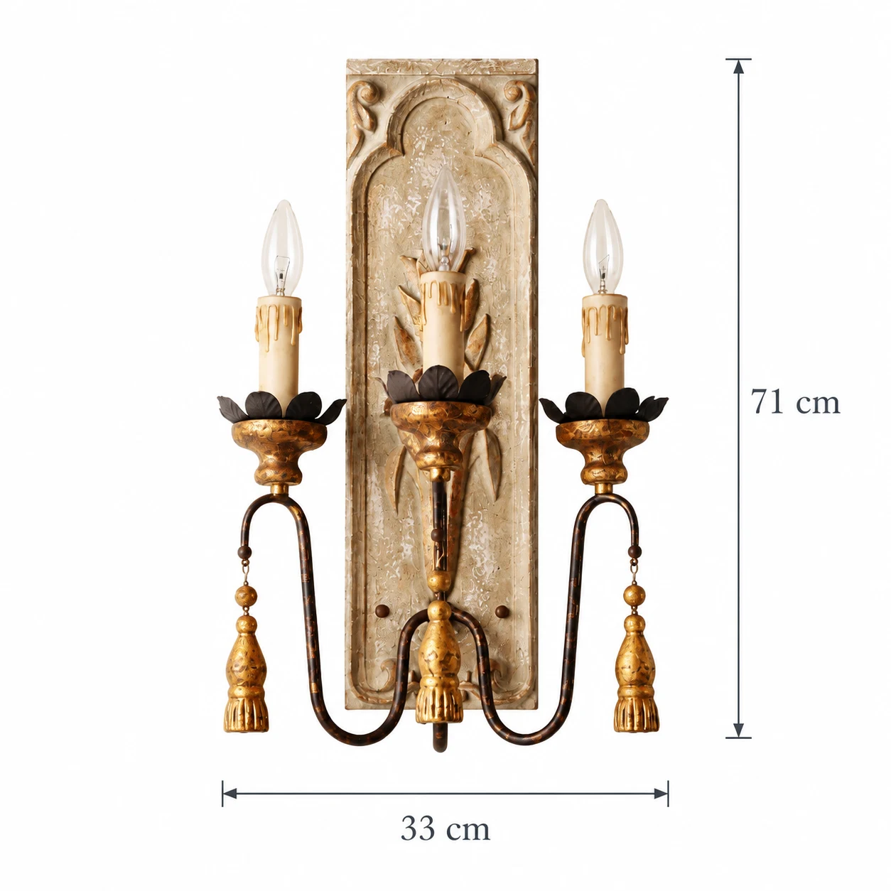 Dimensions de l'applique murale Camille à trois têtes : 33 cm de large et 71 cm de haut