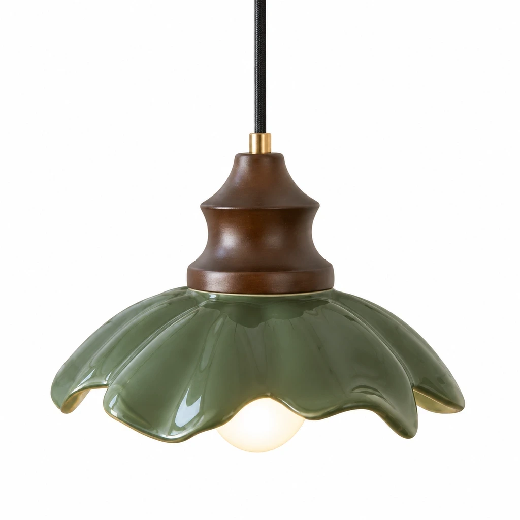 Gros plan sur le matériau et la forme de la suspension en verre Clara French Flower