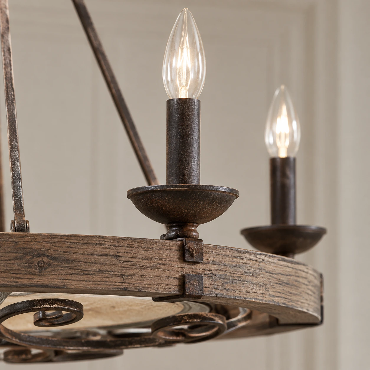 Raccord en fer de style bougie et bois texturé