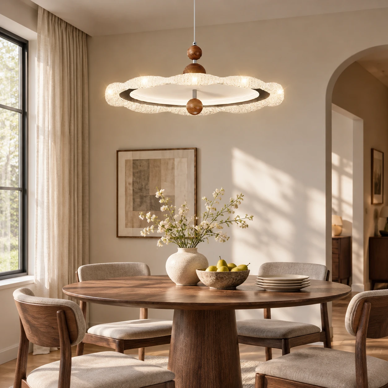 Lámpara colgante Sienna sobre la mesa del comedor
